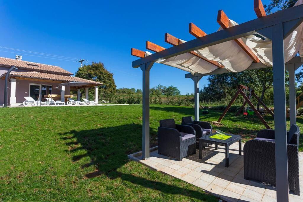 Villa Modern House With Private Pool à Žminj Extérieur photo