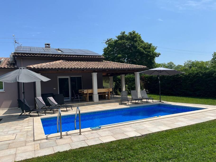 Villa Modern House With Private Pool à Žminj Extérieur photo